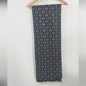 Cashmere Ireland Black and Gray Patterned Scarf